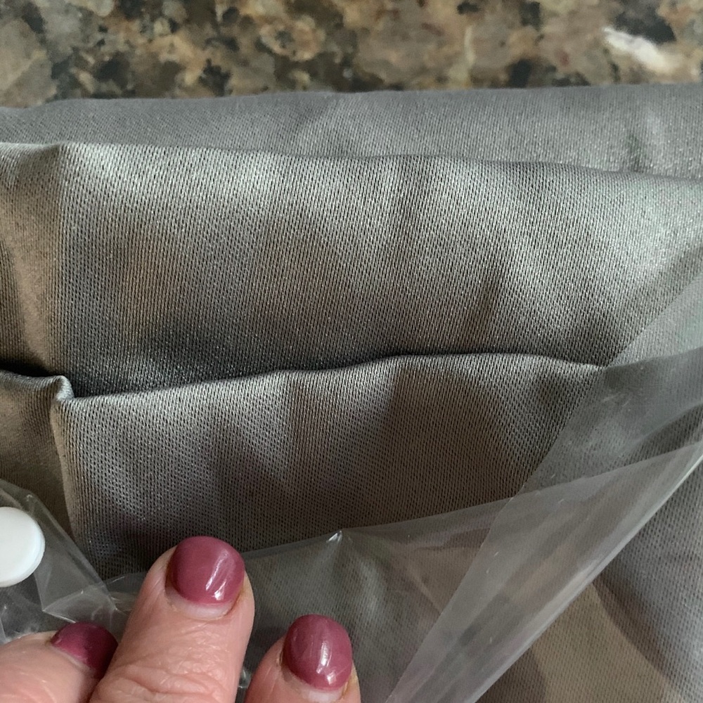 Sun smart total Blackout Curtain Grommet gray 95” - Picture 7 of 7